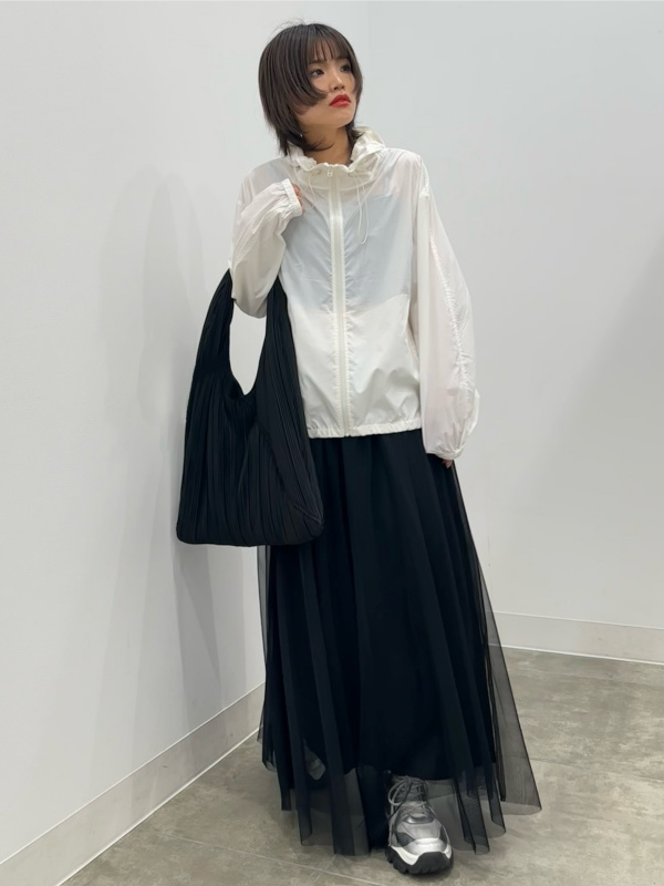 UVカットシアーブルゾン、チュールロングスカートZのコーディネート