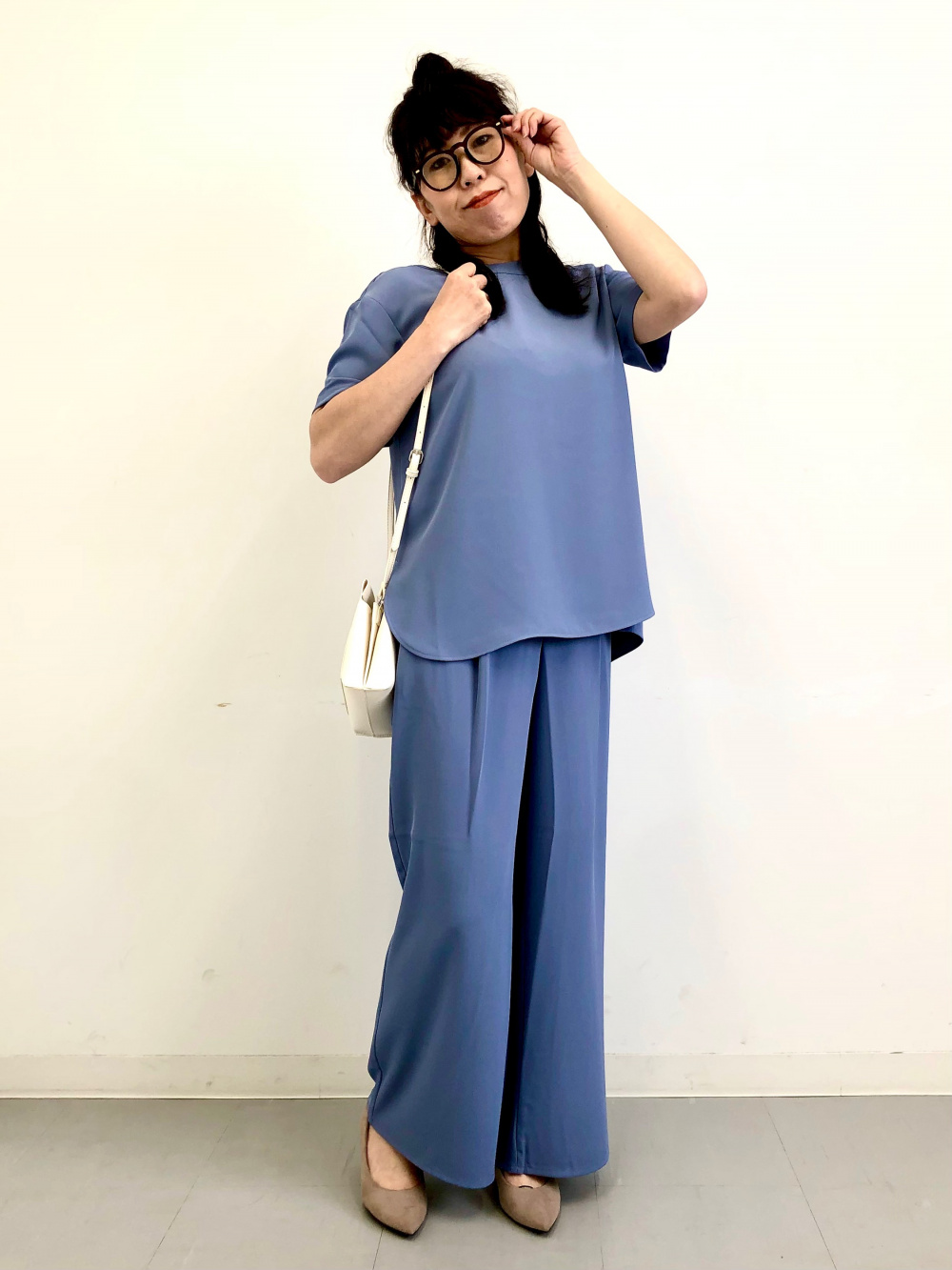 【GUMZZI】半袖ブラウス×ワイドパンツセットアップto27407 バックジップTブラウス(半袖)Z(セットアップ可能)、ドレープ