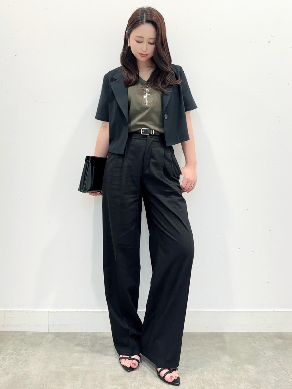 例のやつです GU プリーツ ロングスカート グレー 222-317035 - メルカリ