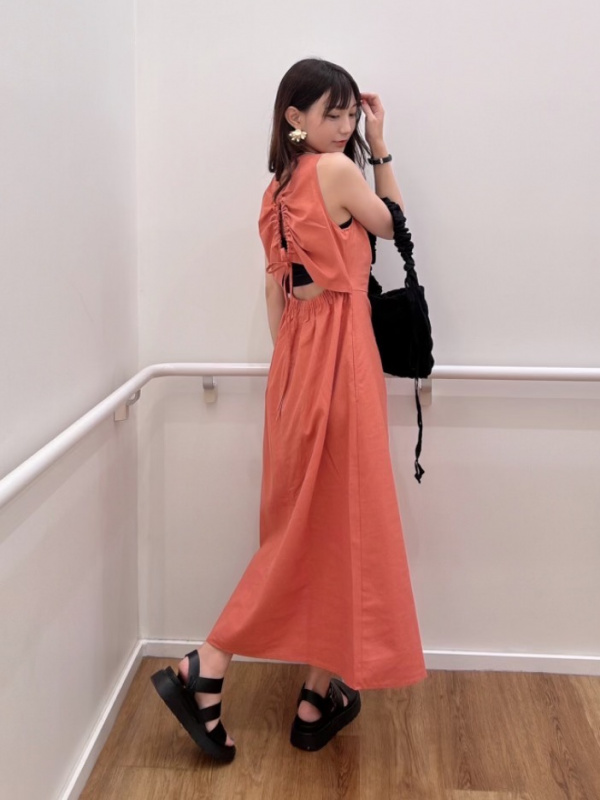 リネンブレンドバックオープンワンピース(ノースリーブ)（レディース