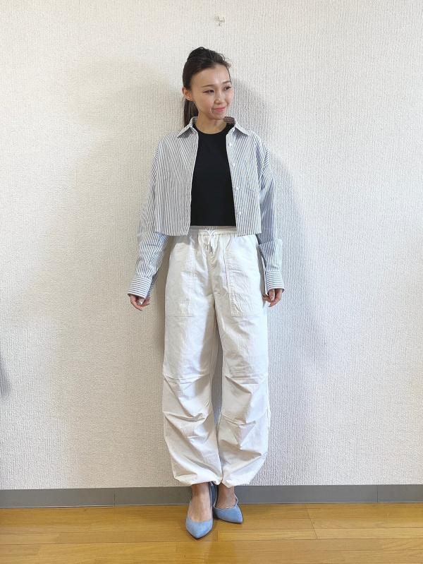 GIRLSテックパラシュートプルオンパンツJR（子ども服）の着用