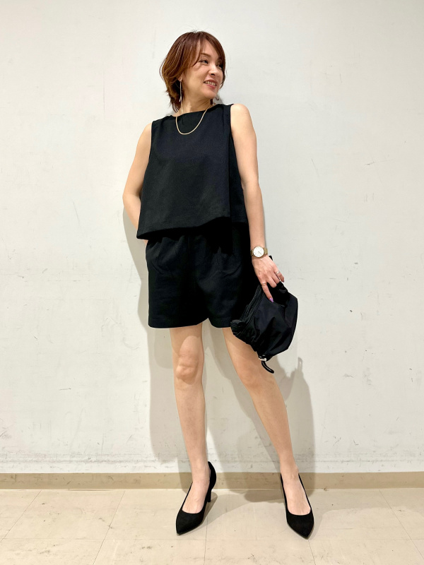 2ピースショートジャンプスーツ(ノースリーブ)+E（レディース）の着用