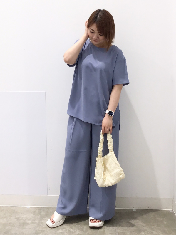 バックジップTブラウス(半袖)Z(セットアップ可能)（レディース）の着用