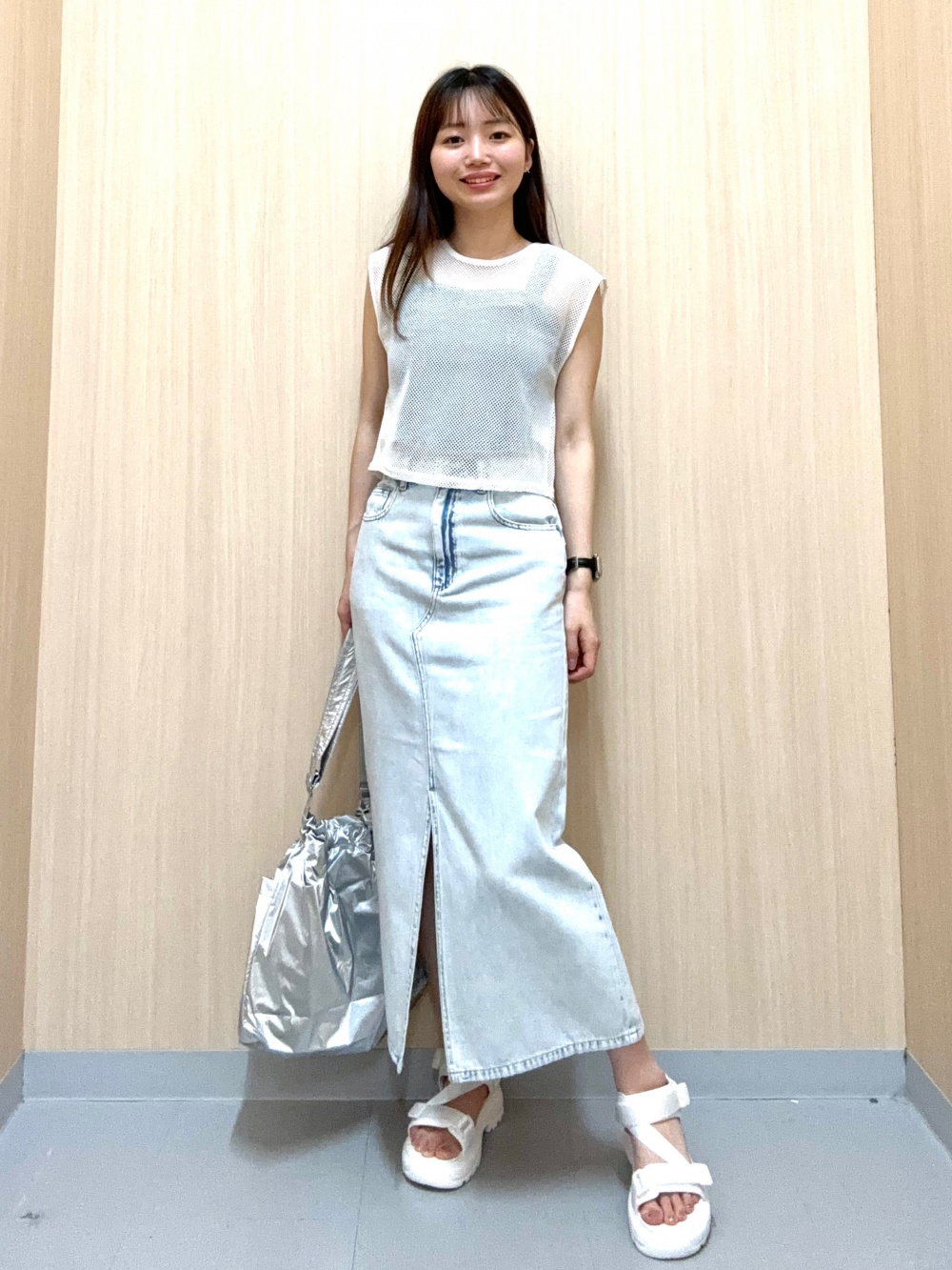 メッシュT(ノースリーブ)、デニムフロントスリットロングスカート(丈