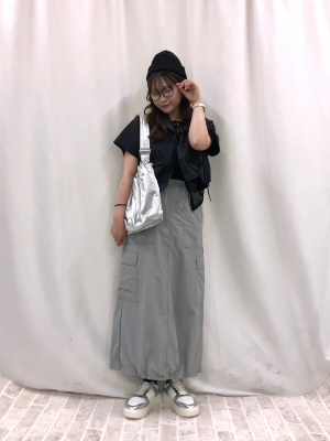 GU公式 | ナイロンドローストリングショルダーバッグ