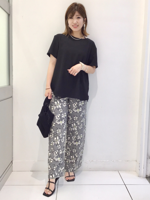 バックジップTブラウス(半袖)Z(セットアップ可能)（レディース）の着用