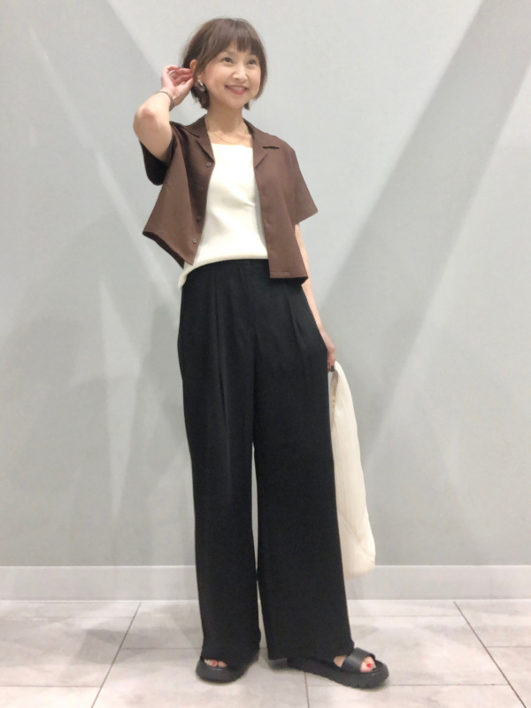 ドレープワイドパンツZ(セットアップ可能)（レディース）の着用