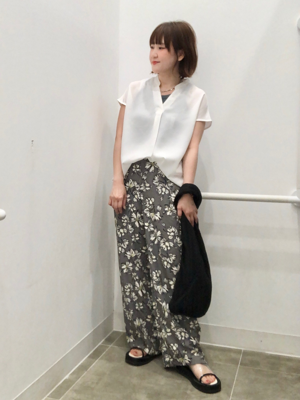 透かし編みスキッパーポロセーター(半袖)、フラワープリントプル 透かし編みスキッパーポロセーター(半袖)、フラワープリントプル