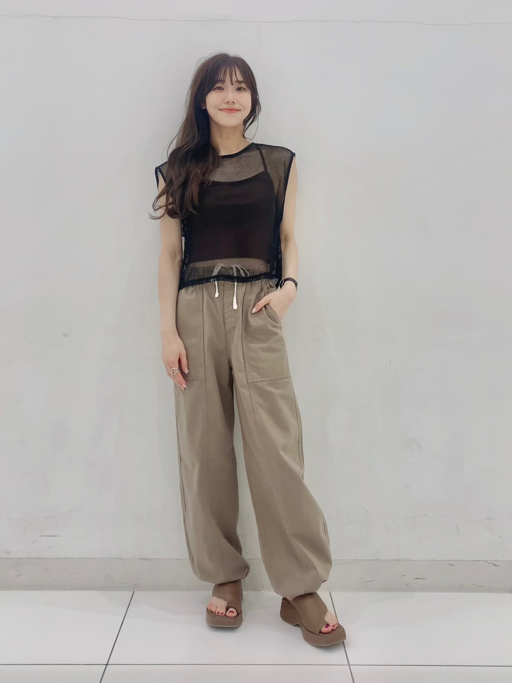 【GUMZZI】半袖ブラウス×ワイドパンツセットアップto27544 バックジップTブラウス(半袖)Z(セットアップ可能)、ドレープ