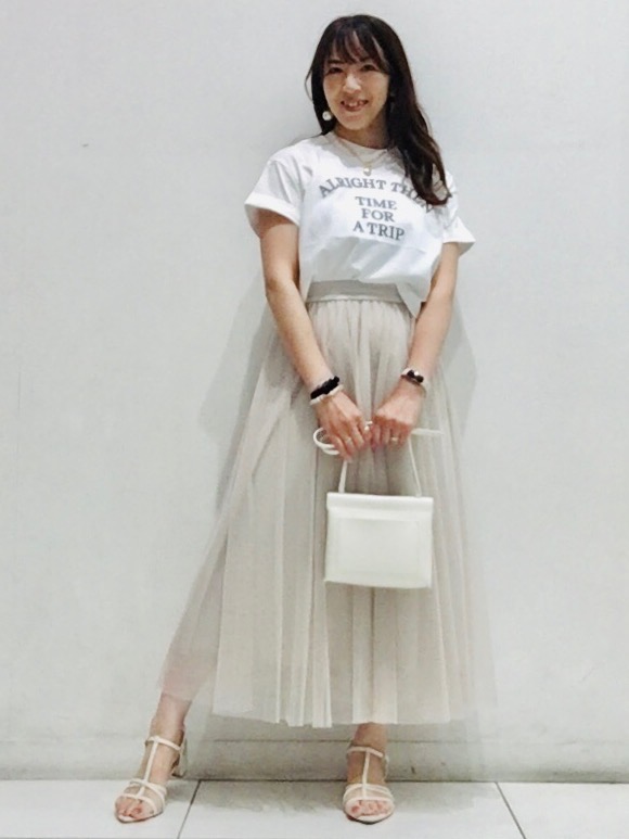 mau.［UNIQLO/GU/ZARA/高身長コーデ] | ・ ホワイトのロゴT
