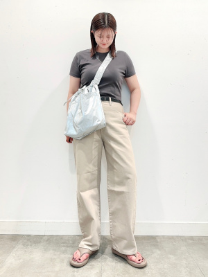 GU公式 | ナイロンドローストリングショルダーバッグ