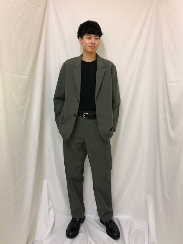 ぐーみん　10個 ナイロンストレッチジャケットSW+E(セットアップ可能)（メンズ）の着用