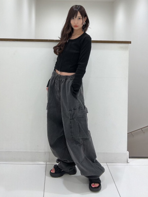GU公式 | デニムスーパーワイドカーゴパンツ(セットアップ可能)