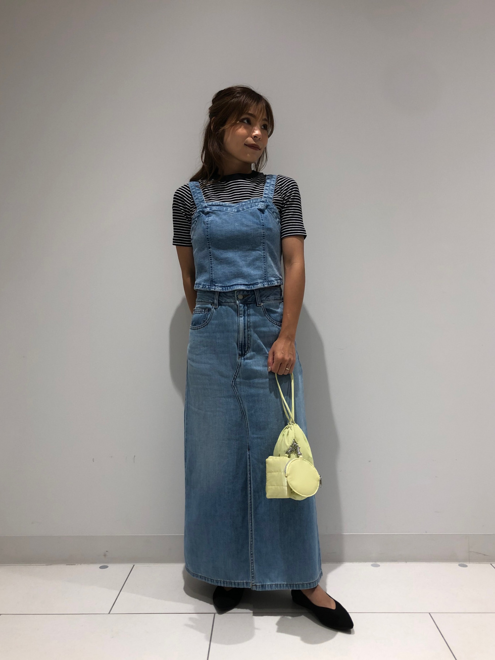 メッシュT(ノースリーブ)、デニムフロントスリットロングスカート(丈 