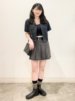 FEKETE（フェケテ）の「LOW WAIST DENIM PLEATS SKIRT / ロー