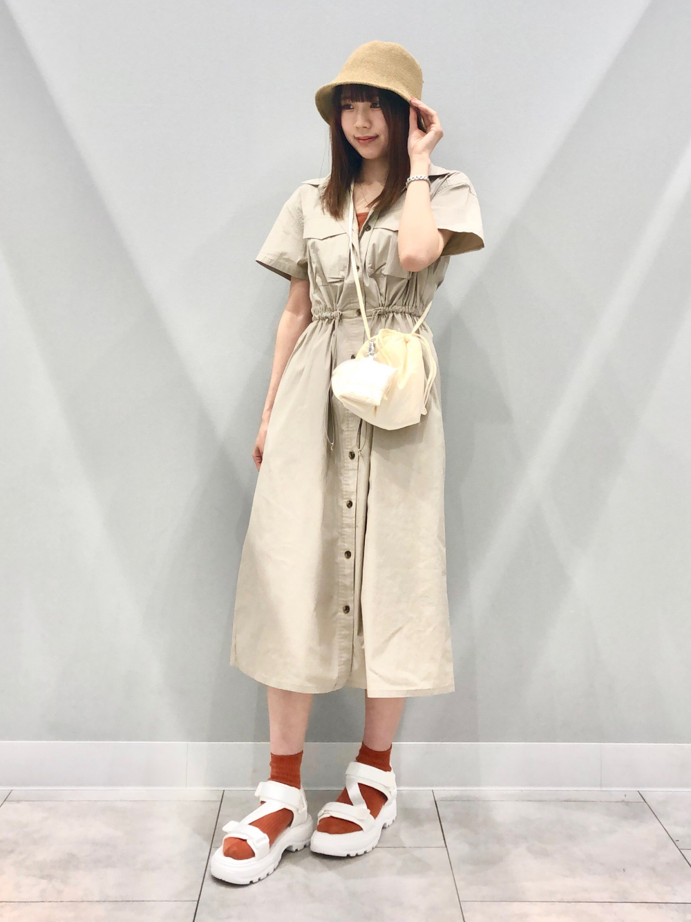 ハーフジップセーター(長袖)、デニムカーゴロングスカート(丈