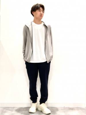 GU公式 | サイドシームレススリーブレスT GA