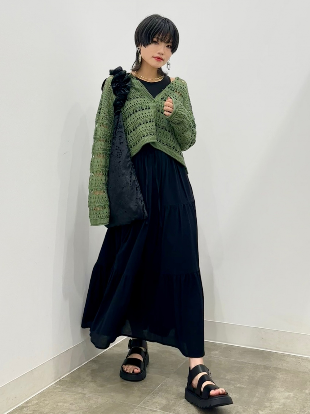 大人気の ダナパリ♡前身頃にレースのカーディガン - メルカリ