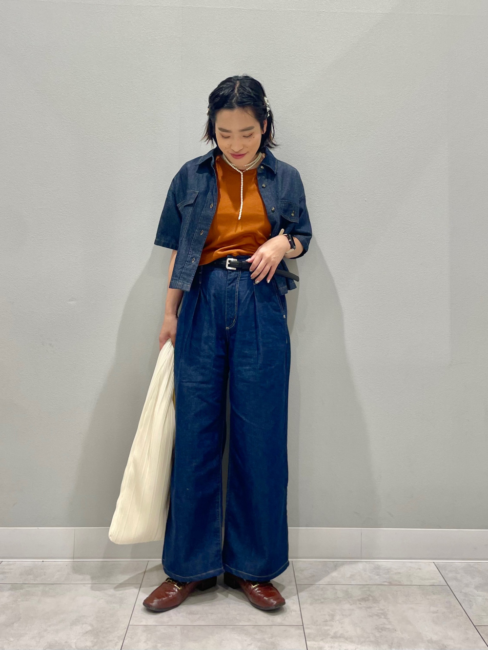 euwイユー　ロングジレ ロングジレZ+E、スタンドカラーブラウスZ」の着用コーディネート| ジーユー