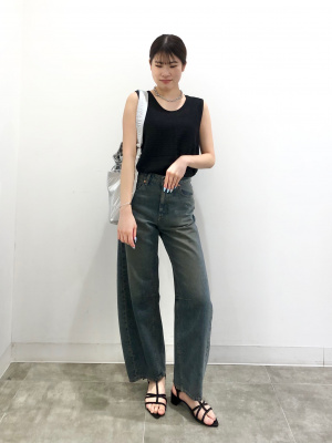 GU公式 | ナイロンドローストリングショルダーバッグ