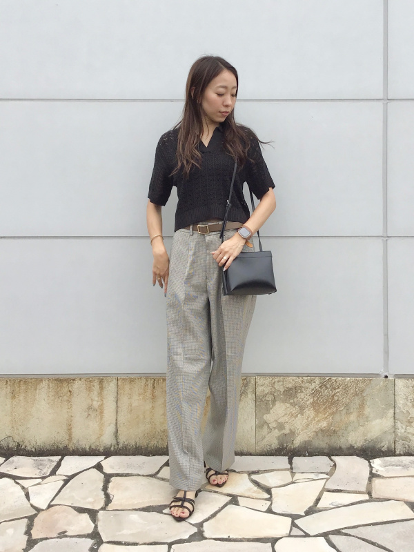 コーデの主役になる、透かし編みのニットポロ 透かし編みニットポロを使った人気ファッションコーディネート