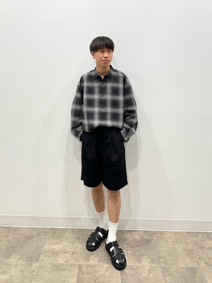 GUCCI 現行タグ レギュラーカラー ストレッチシャツ サイズL ホワイト GUCCI 現行タグ レギュラーカラー ストレッチシャツ サイズL
