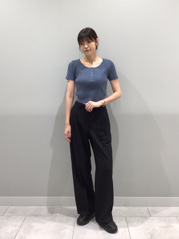 リブヘンリーネックセーター(半袖)（レディース）の着用