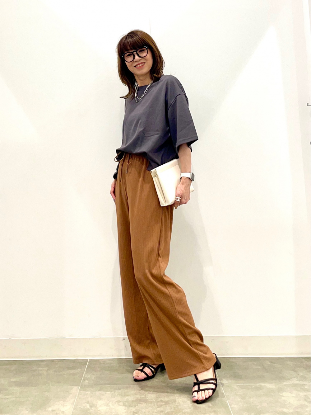 【GUMZZI】半袖ブラウス×ワイドパンツセットアップto27407 バックジップTブラウス(半袖)Z(セットアップ可能)、ドレープ