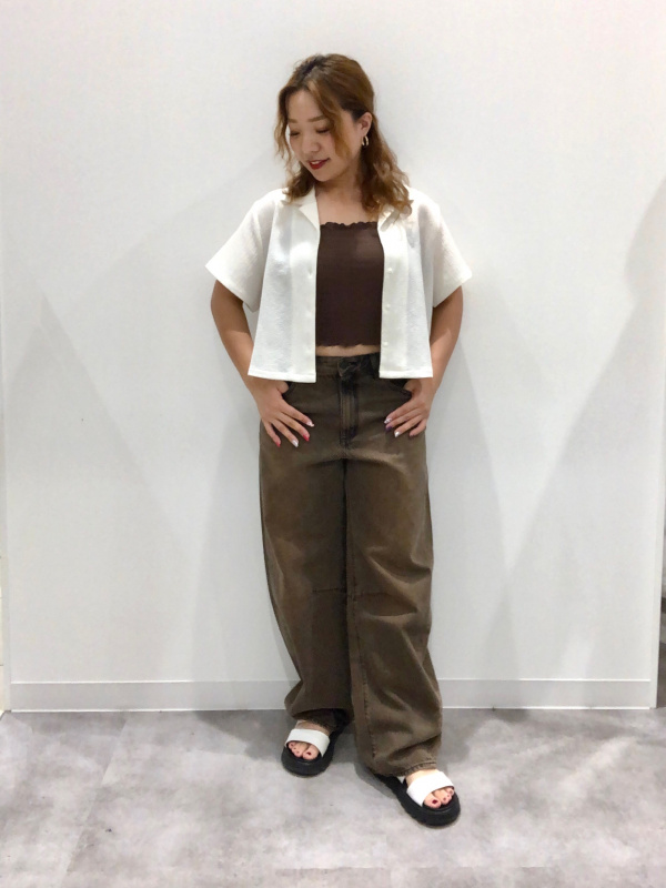 テクスチャーオープンカラーシャツ(半袖)（レディース）の着用