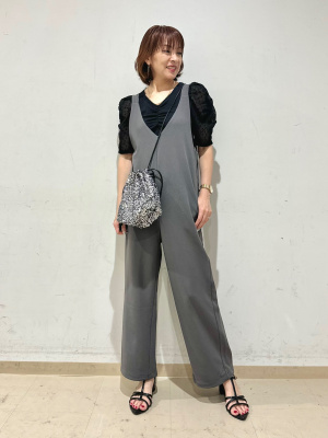 GU公式 | カットソーサロペットパンツ