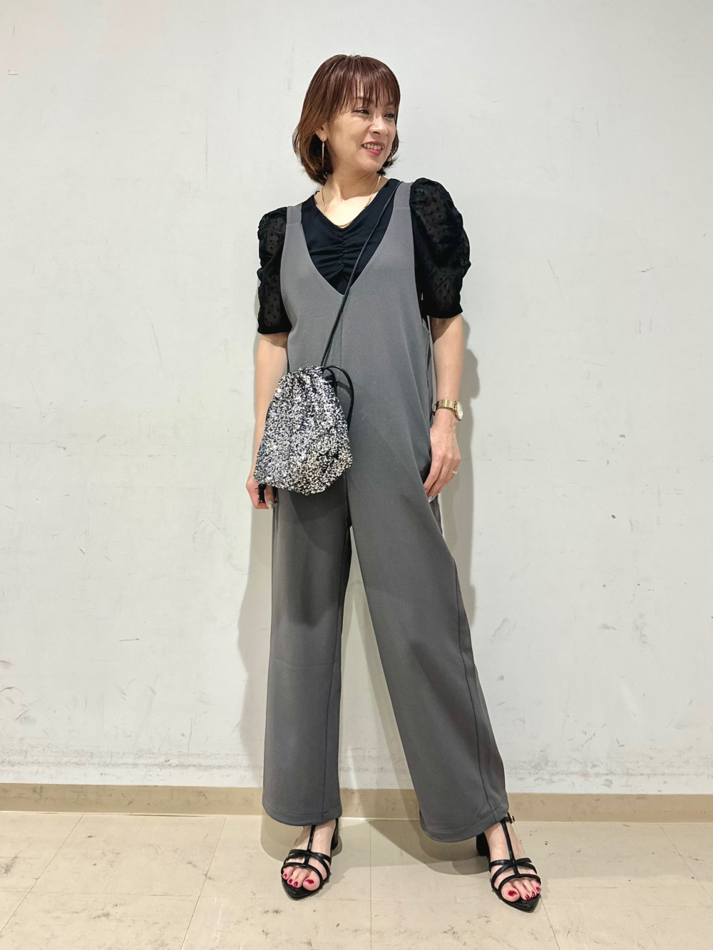 よっし」 GU公式 | バックジップTブラウス(半袖)Z(セットアップ可能)