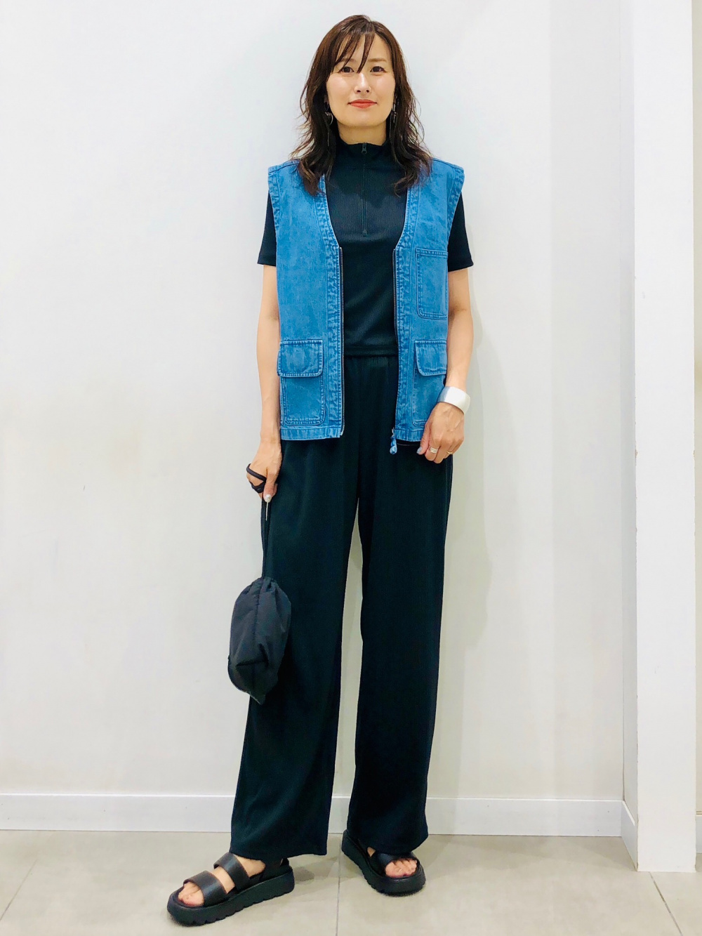 デニムマルチポケットベスト(セットアップ可能)、ハーフジップT」の 