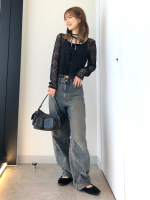 【フラメンコシューズ】黒のメリージェーンシューズ 中ヒール CHARLES & KEITH エンボスドヒール メリージェーンパンプス
