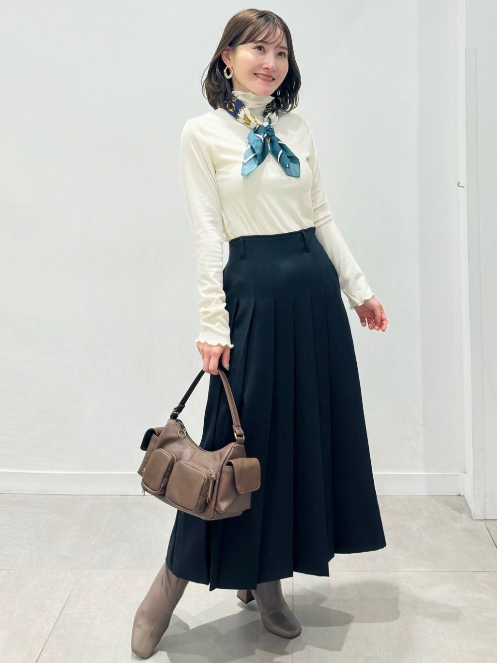 miss ashida ネイビー フレアスカート 長袖ニットワンピース