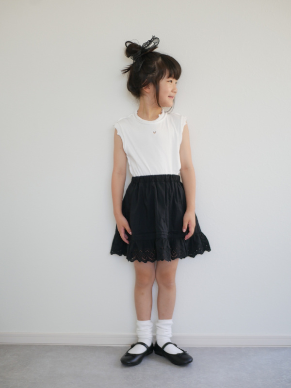 GIRLSハートカットアウトリブT(ノースリーブ)（子ども服）の着用