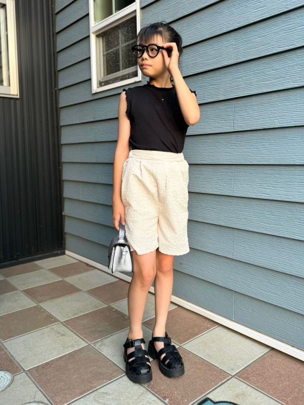 GIRLSハートカットアウトリブT(ノースリーブ)（子ども服）の着用