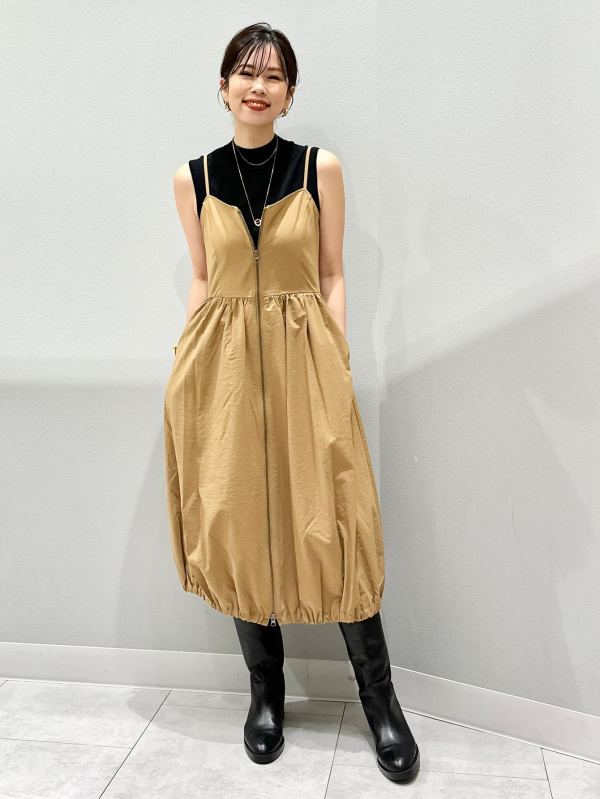 Front Zip Bubble Hem Dress/NTQ」的穿搭靈感｜GU