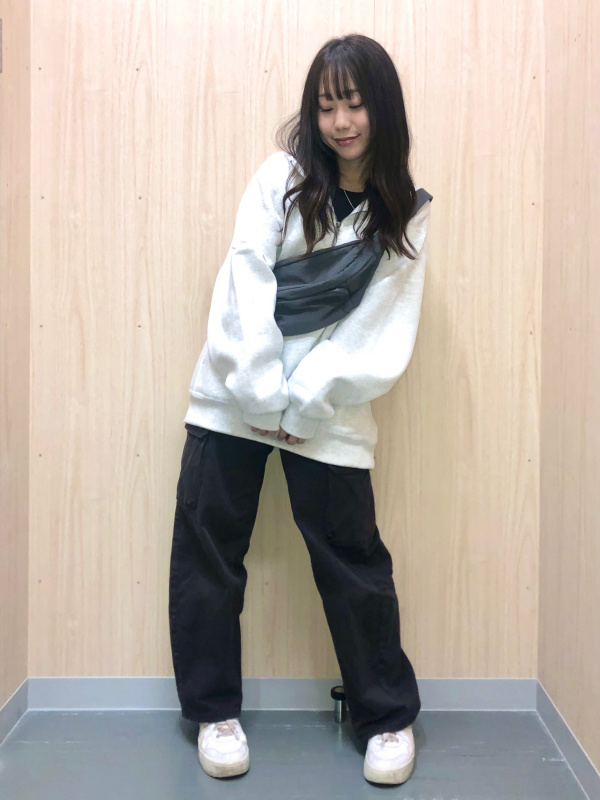 UVカットクロップドカーディガン(長袖)、グラフィックT(5分袖