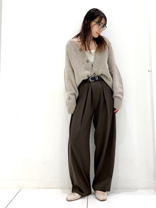 ミニハイネックセーター(ノースリーブ)Z、チノツータックバギー