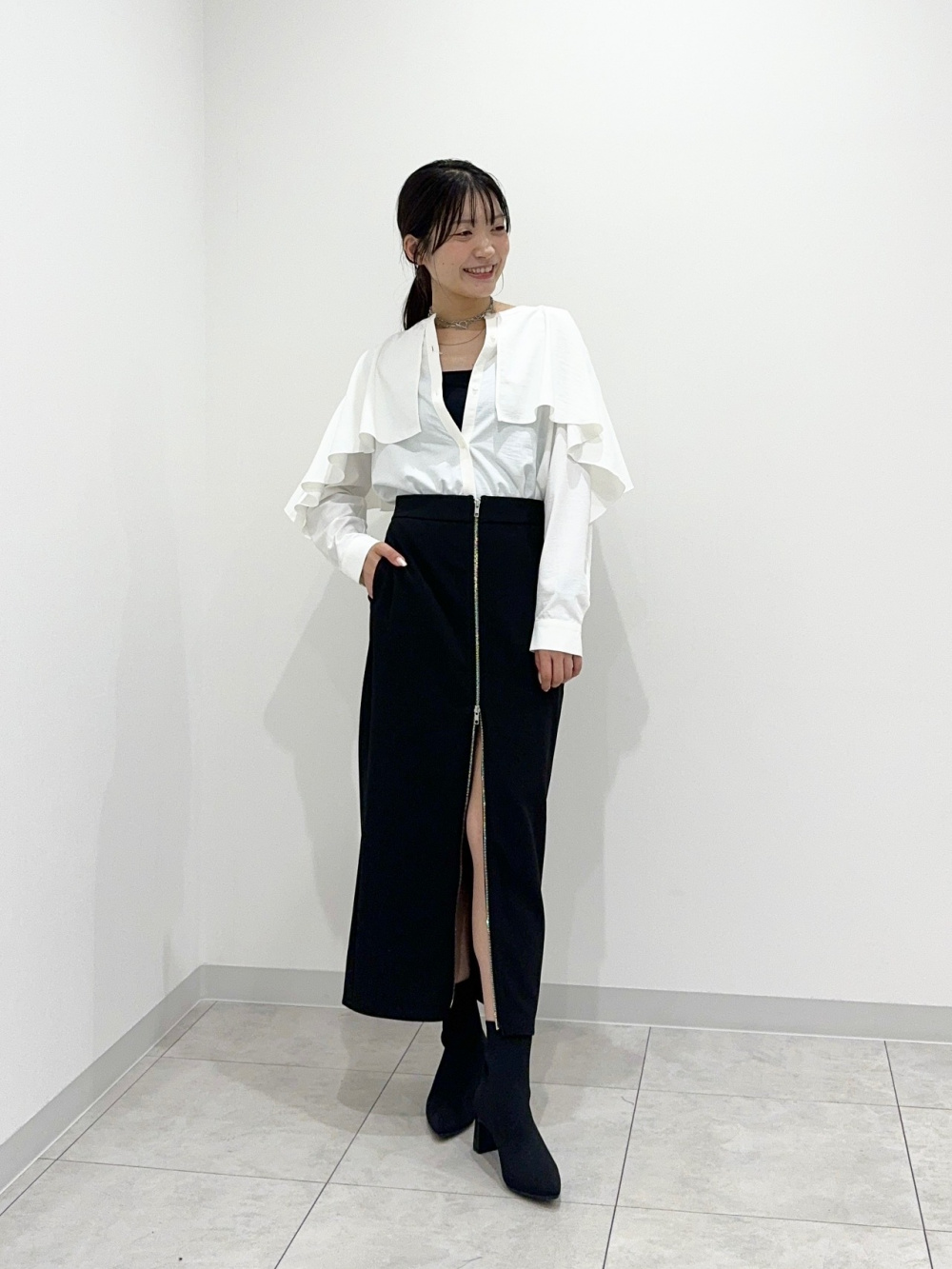 ケープカラーブラウスZ、ストレッチスリムジーンズ(丈標準76.0cm