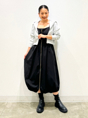 絵 横25.5cm  縦36cm GU公式 | フロントジップバブルヘムワンピースNTQ+E