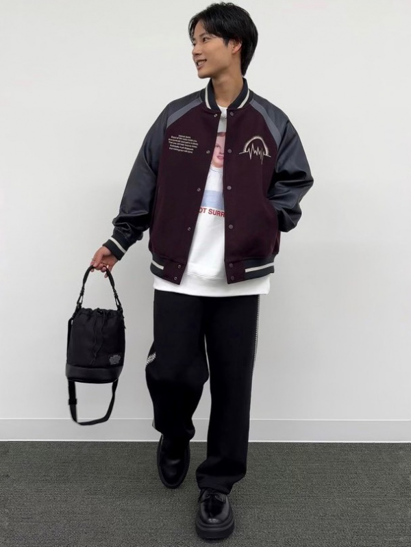 スタジアムジャンパー UNDERCOVER(メンズ)の着用 スタジアムジャンパー UNDERCOVER(メンズ)の着用