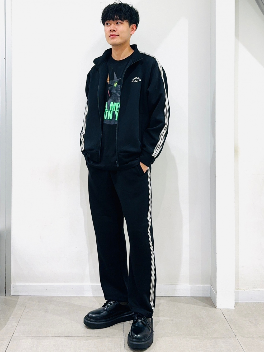 トラックパンツ UNDERCOVER(セットアップ可能)、グラフィックT