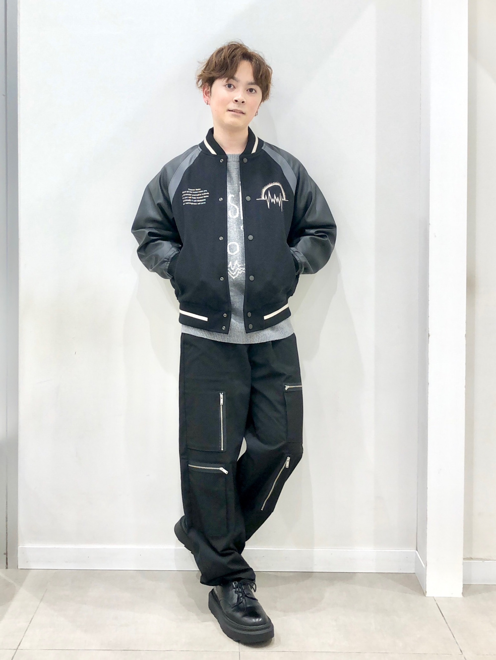 スタジアムジャンパー UNDERCOVER、クルーネックセーター UNDERCOVER