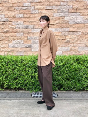 GU公式 | ブラフィールスクエアネックタンクトップ