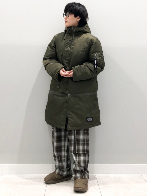 ヒートパデッドコンバーチブルコート UNDERCOVER、クルーネック