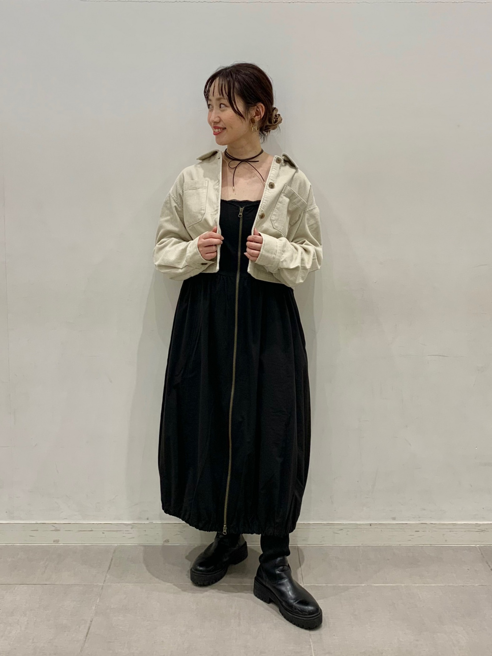 Front Zip Bubble Hem Dress/NTQ」| GU的穿搭理念