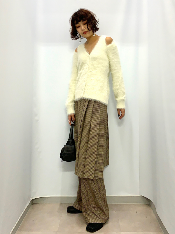 カットアウトカーディガン by rokh +X（レディース）の着用