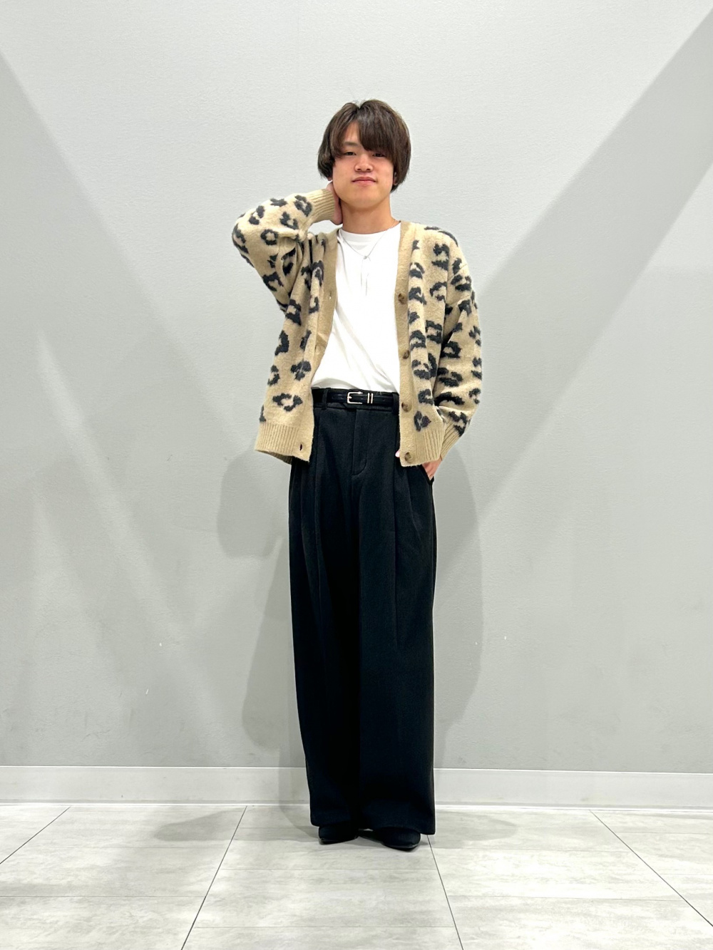 Circle Buckle Wide Belt、Slide Chain Heart Motif Necklace