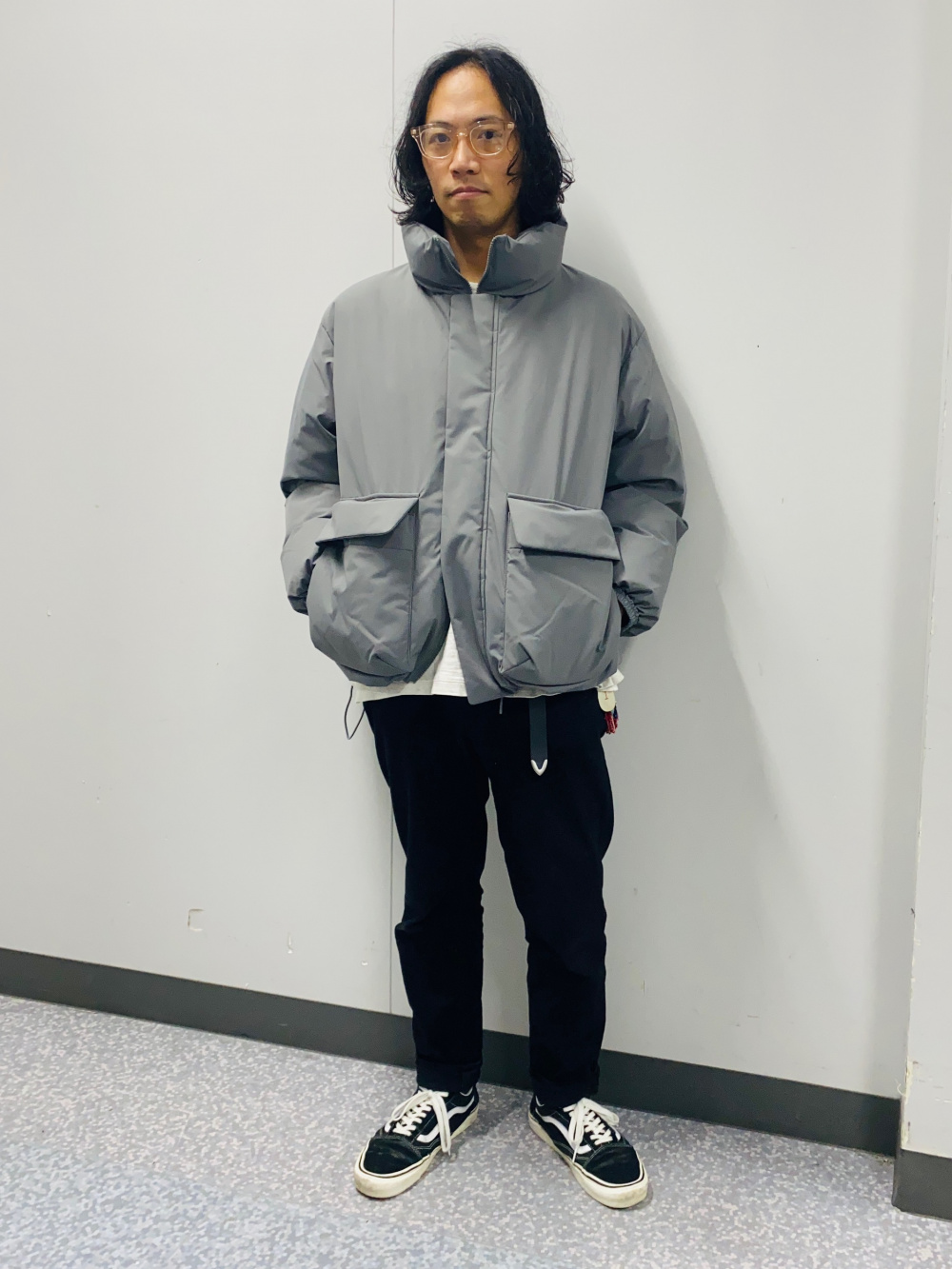 コットンクルーネックT(半袖)、ツータックバギースラックス